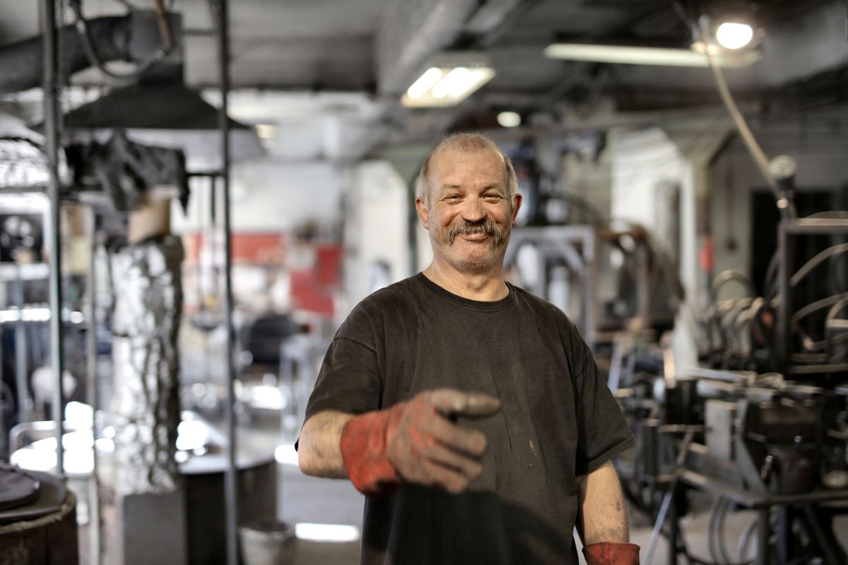 Shop-floor technician in a workshop